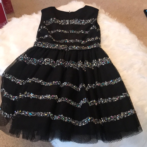 Valentino Red Dress worn 1. Size 42 which is a 4-6 - Picture 4 of 7